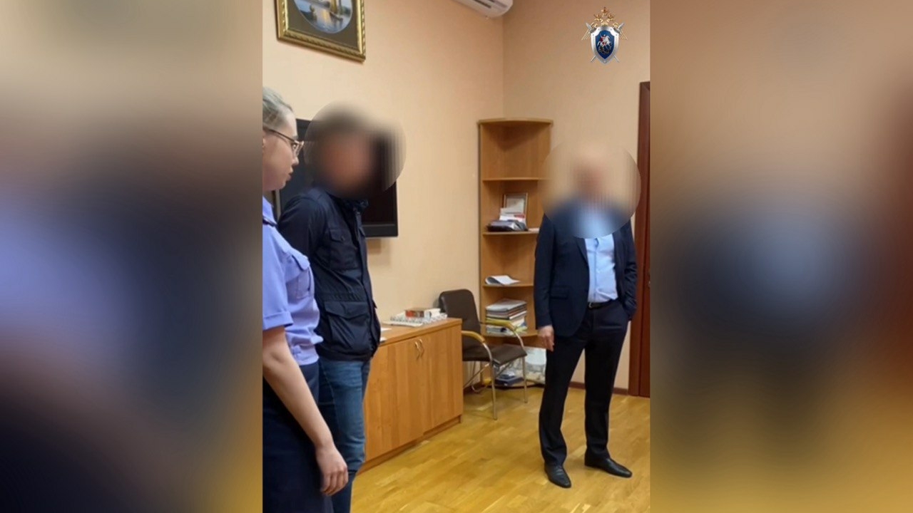Взятка в 1,2 млн: в Петербурге задержан замглавы администрации Адмиралтейского района