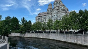 Патриарх Кирилл провел литургию в Иоанновском монастыре