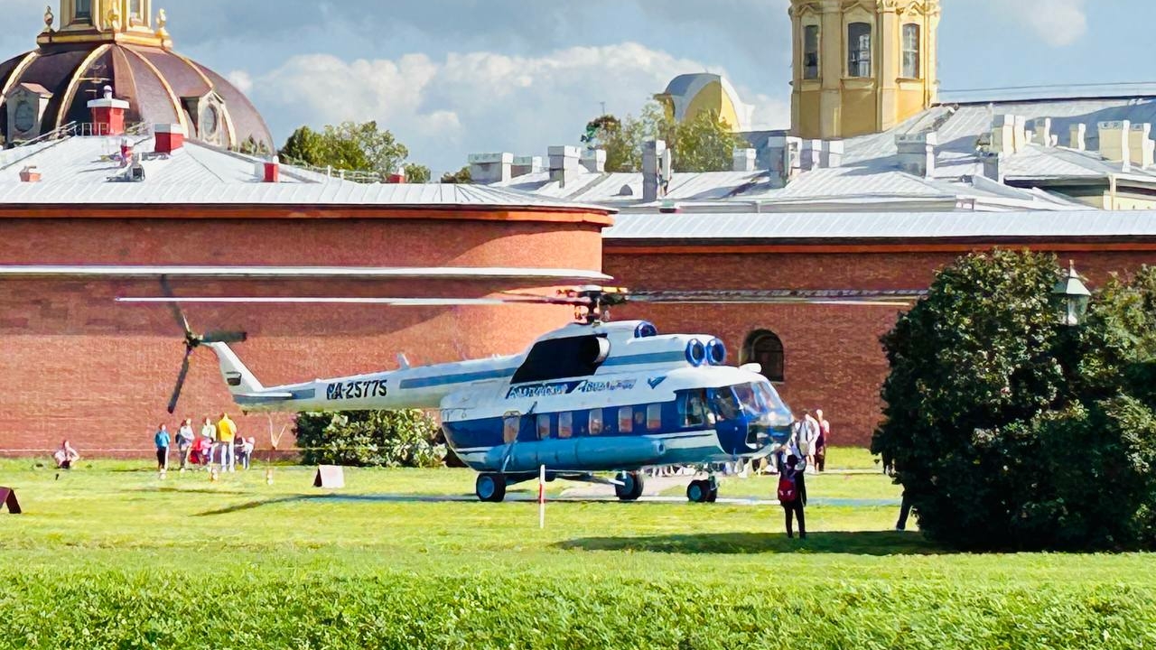 Смольный запретил вертолетам взлетать и садиться у Петропавловской крепости