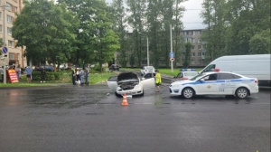 Смертельный номер: в Киришах водитель Toyota Corolla не выжил после переворота на крышу