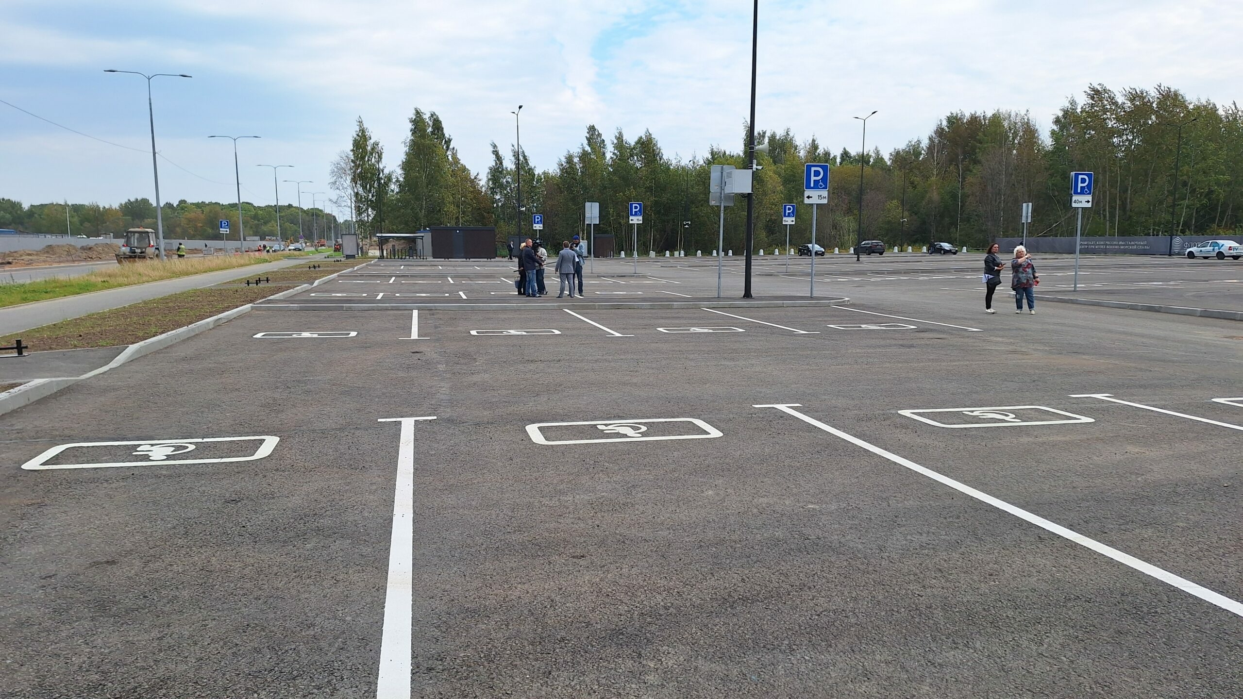 Как бесплатно оставить машину на автостоянке в Петербурге: водителям перечислили условия