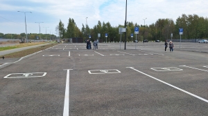 Как бесплатно оставить машину на автостоянке в Петербурге: водителям перечислили условия