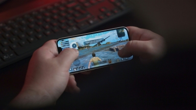 Авито Реклама и Авито Товары: 68% петербуржцев используют для игр смартфоны