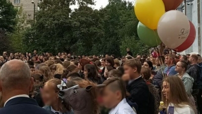Зонты вместо бантов: какой погодный «сюрприз» ждет Петербург на День знаний-2025