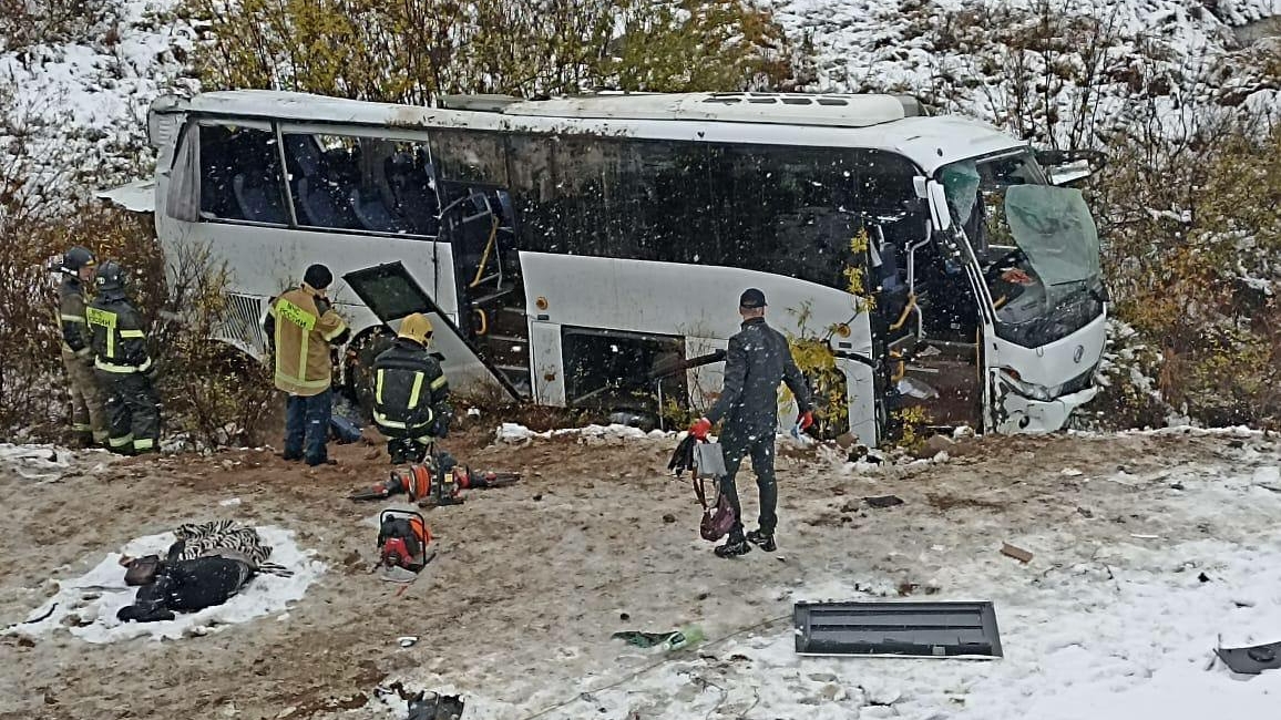 Число погибших растет: что известно об аварии с автобусом в Якутии