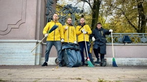 Очистили парковки: кикшеринговые сервисы вышли на петербургский субботник