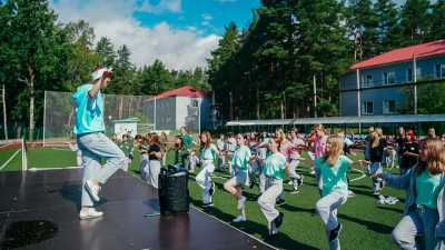 Шиш вместо льготной путевки в лагерь? Посмотрите, что придумали чиновники Петербурга в 2026