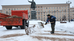 В Кировском и Красносельском районах каждый день снег убирают 230 единиц техники