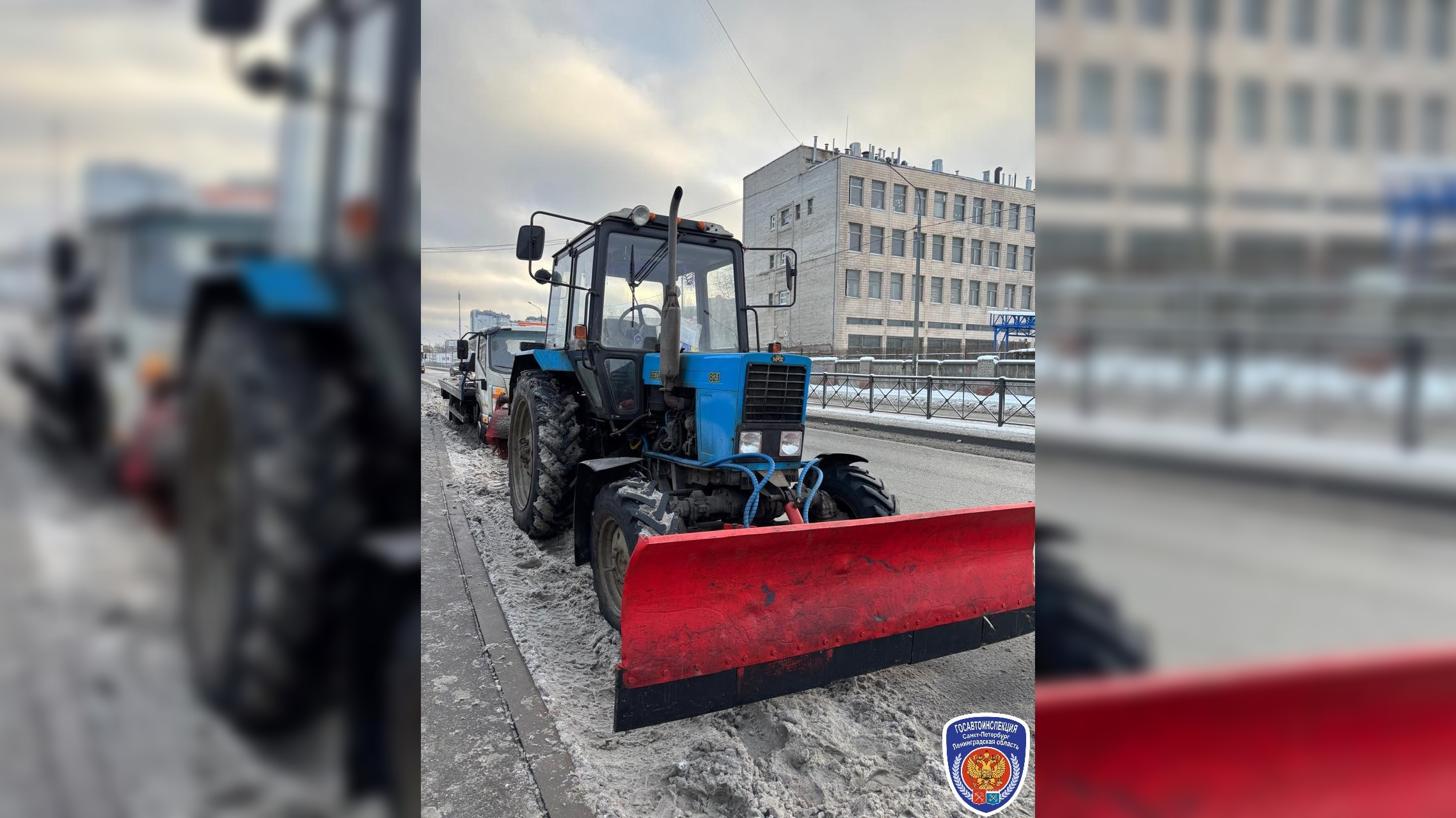 В Петербурге мигранта-тракториста отправили в СИЗО за подделку документов и попытку дать полиции взятку