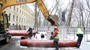 Специалисты начали ремонтировать тепломагистраль «Рылеевская»