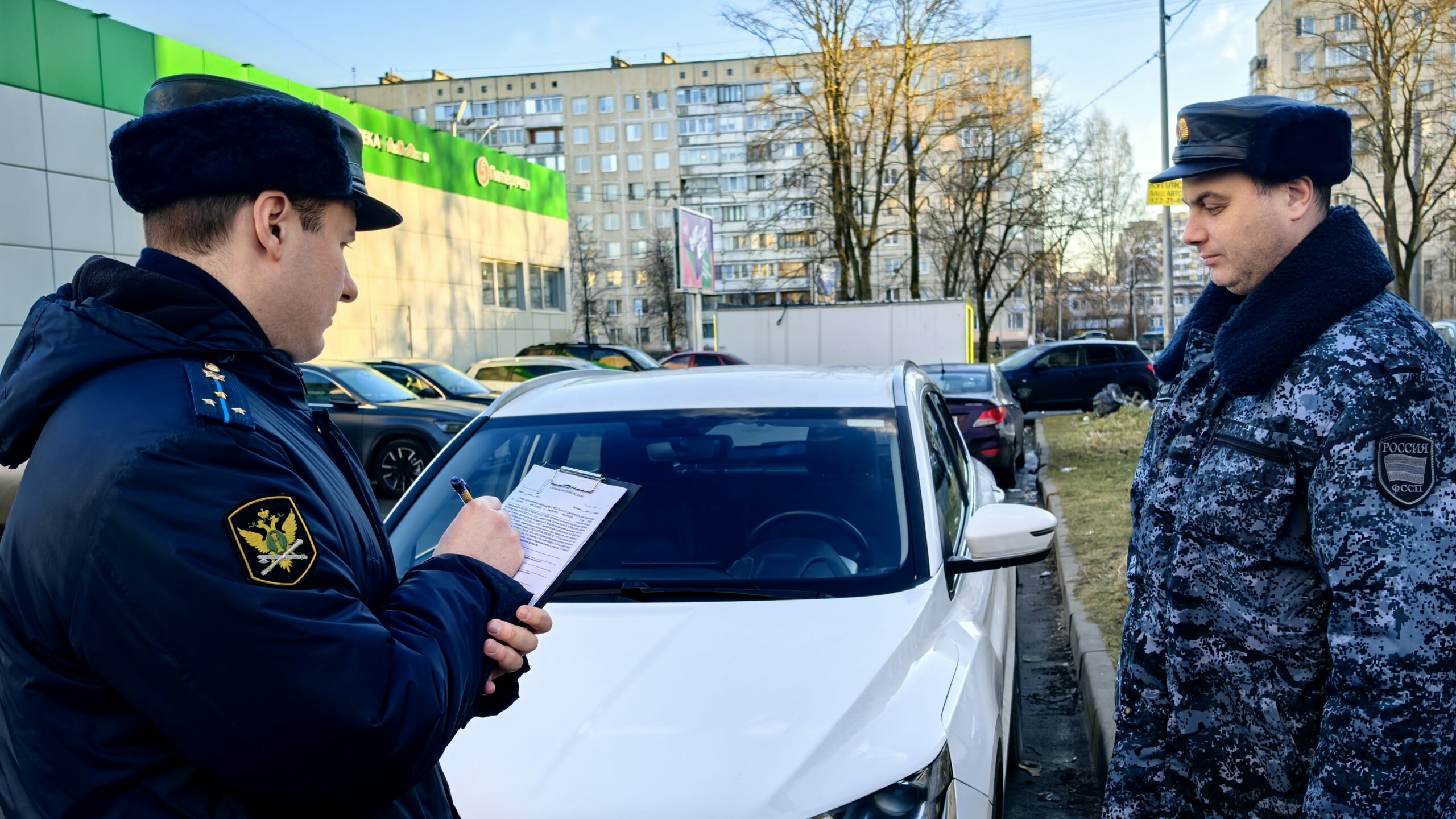 Жительница Колпино осталась без BMW из-за миллионного долга по алиментам