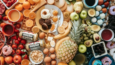Какие продукты в магазинах Петербурга подешевели к сентябрю 2025?