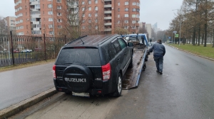 Петербуржец быстро погасил часть долга, лишившись машины: отец задолжал дочери сотни тысяч рублей