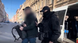 Полицейских петербургского метро задержали из-за подозрения во взятке от мигрантов