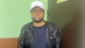 Ревновал к пассажирам: остановившего автобус хулигана с ружьем задержали в Озерках