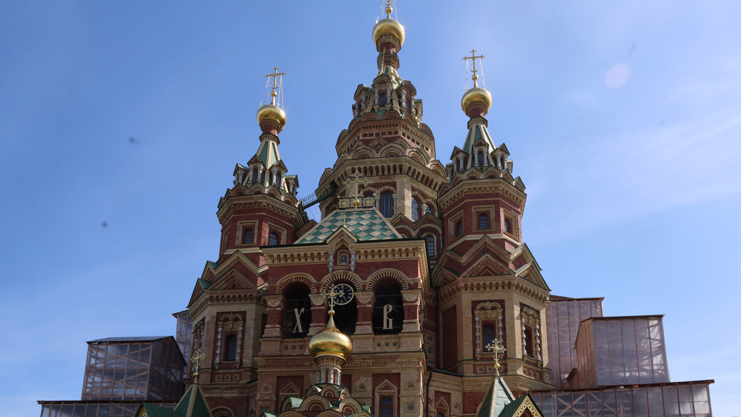 Многолетнюю реставрацию собора Петра и Павла в Петергофе завершат в 2026 году