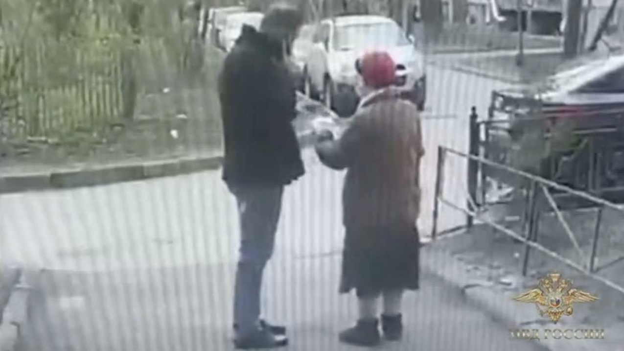 Полицейские в Петербурге поймали подозреваемого в хищении у блокадницы 250 тысяч
