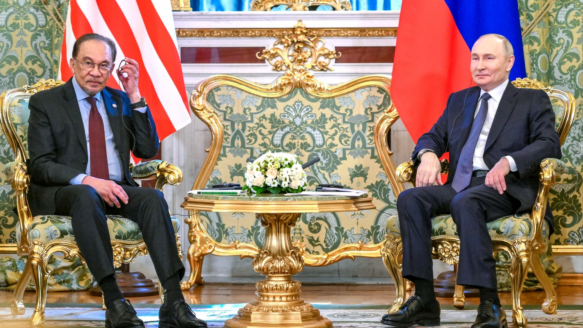 Новый поворот в деле MH17: что Путин рассказал премьеру Малайзии в Кремле?