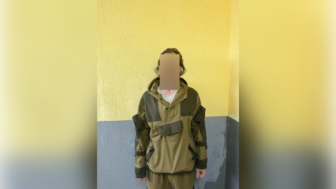 Порча мемориала на Серафимовском кладбище обернулось уголовным делом для рецидивиста из Петергофа