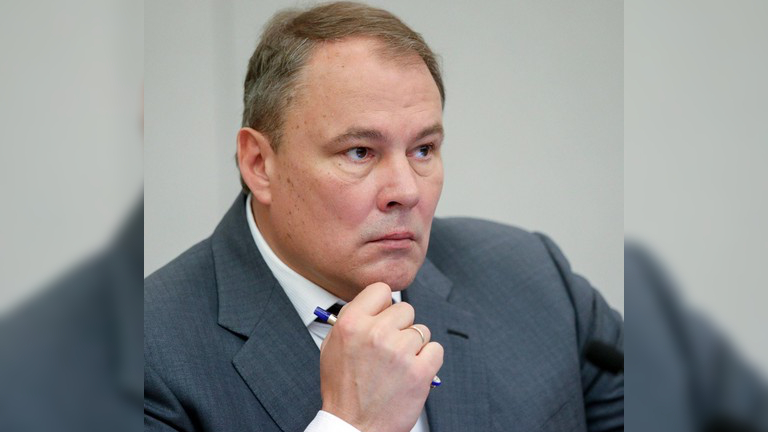 Толстой: Конституцию РФ значительно изменят