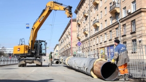 В Петербурге реконструируют участок теплосети, где провалился автобус