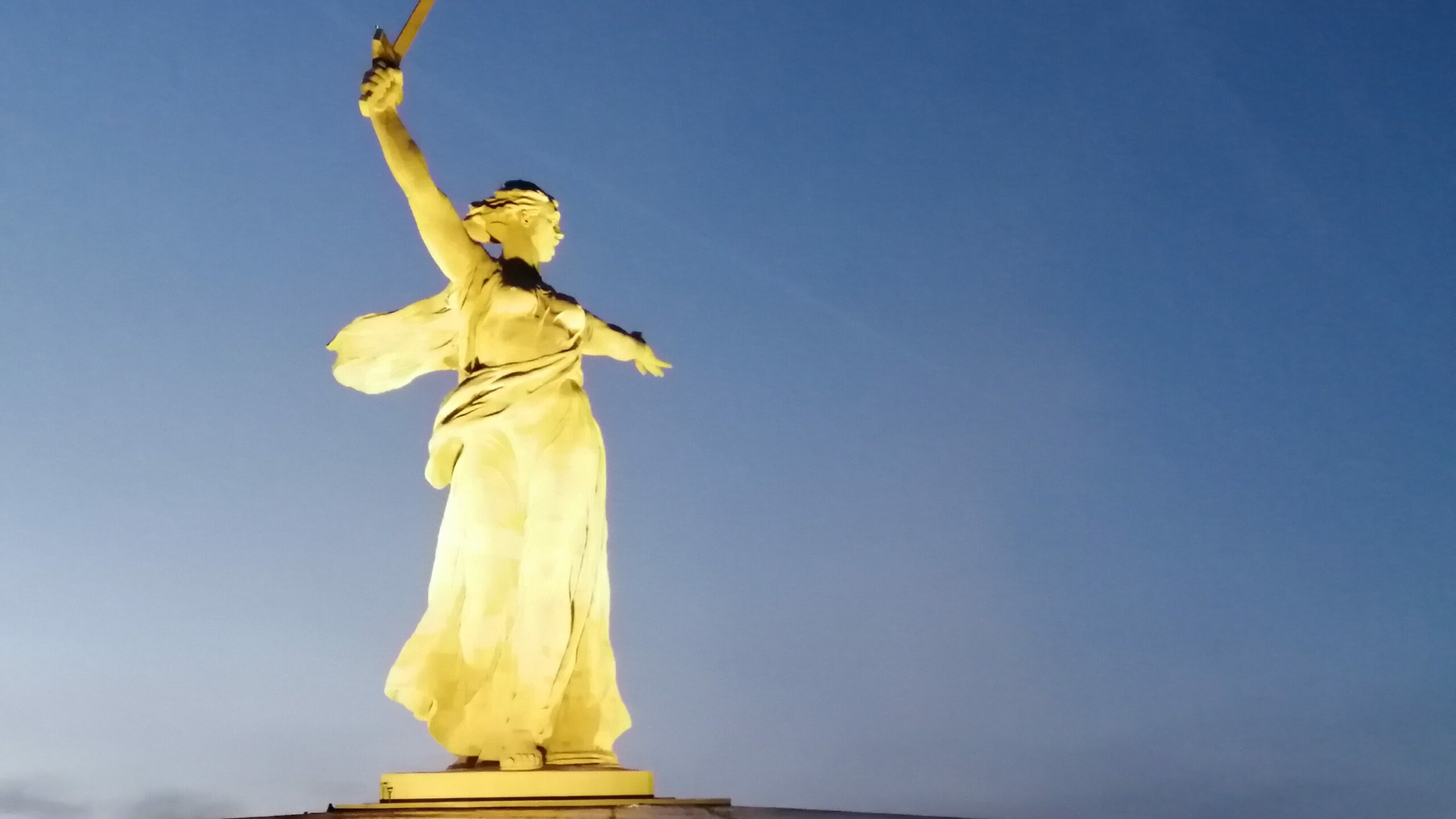 В голове монумента «Родина-мать зовет!» нашли тело ректора. Названа причина смерти