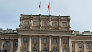 Петербургские депутаты в первом чтении приняли продление матпомощи малоимущим