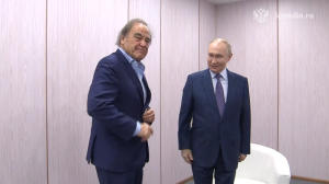 Американский режиссер планирует посетить Парад Победы в Москве