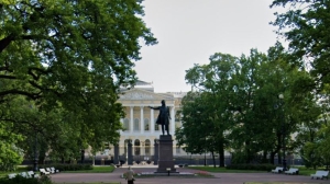 Более 7 млн рублей направят на ремонт памятника Пушкину на площади Искусств