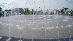 Лето близко: в Петербурге заработали 96 фонтанов