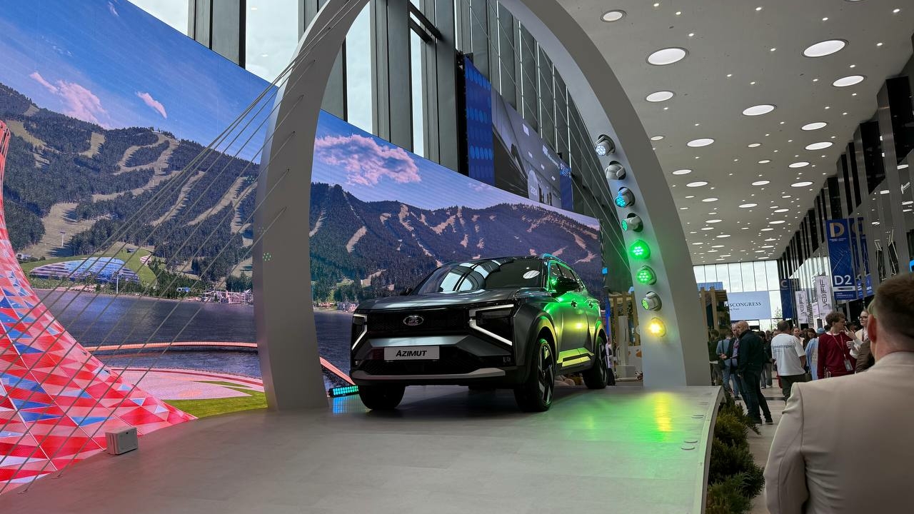 Первый кроссовер от «АвтоВАЗа» продемонстрировали на ПМЭФ