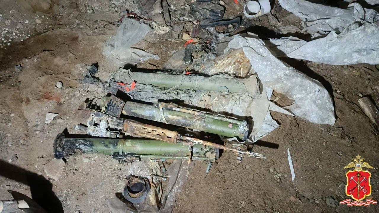 В подвале отеля в МО «Светлановское» работник сделал пугающую находку из 90-х. Посмотрите и вы