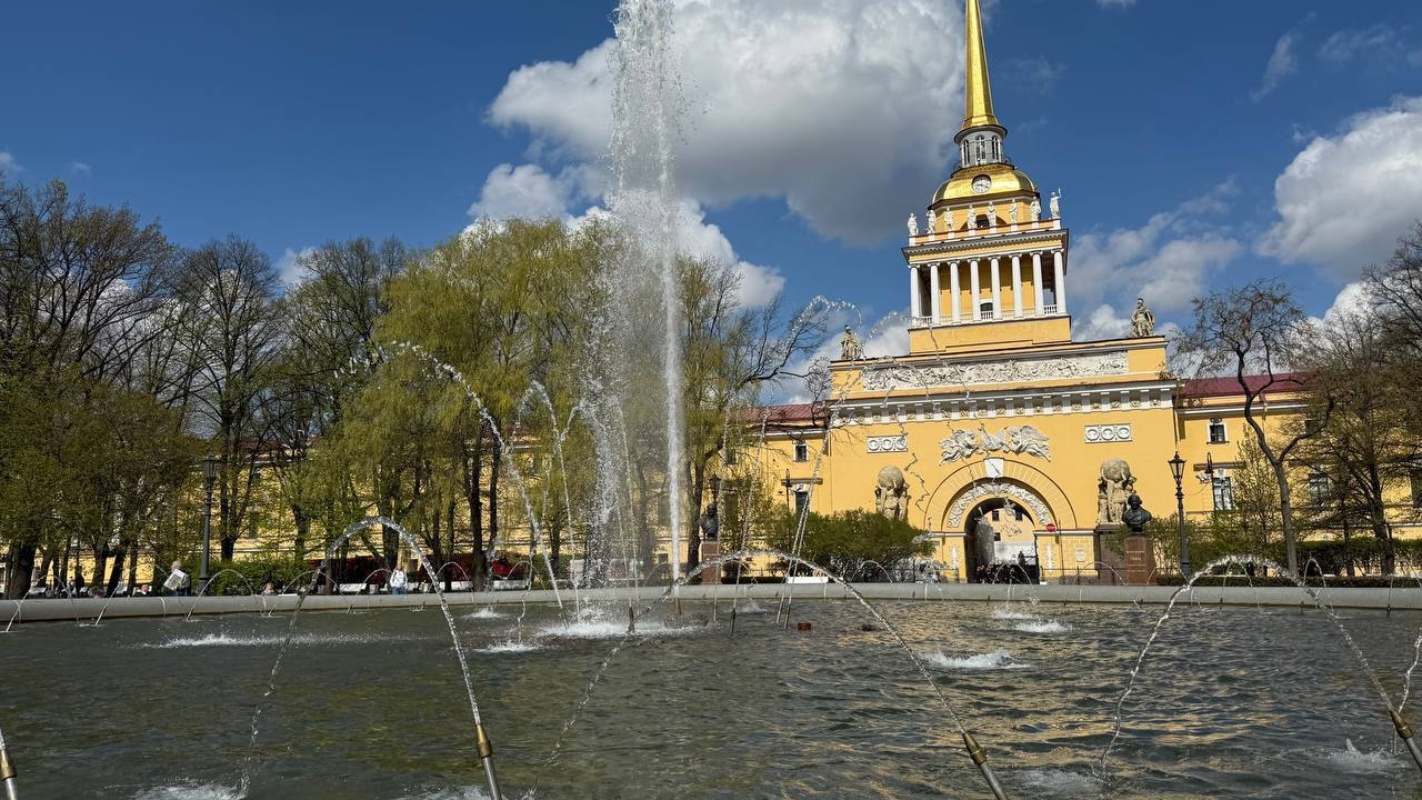 Смольный не будет отключать фонтаны в центре Петербурга во время «Алых парусов»
