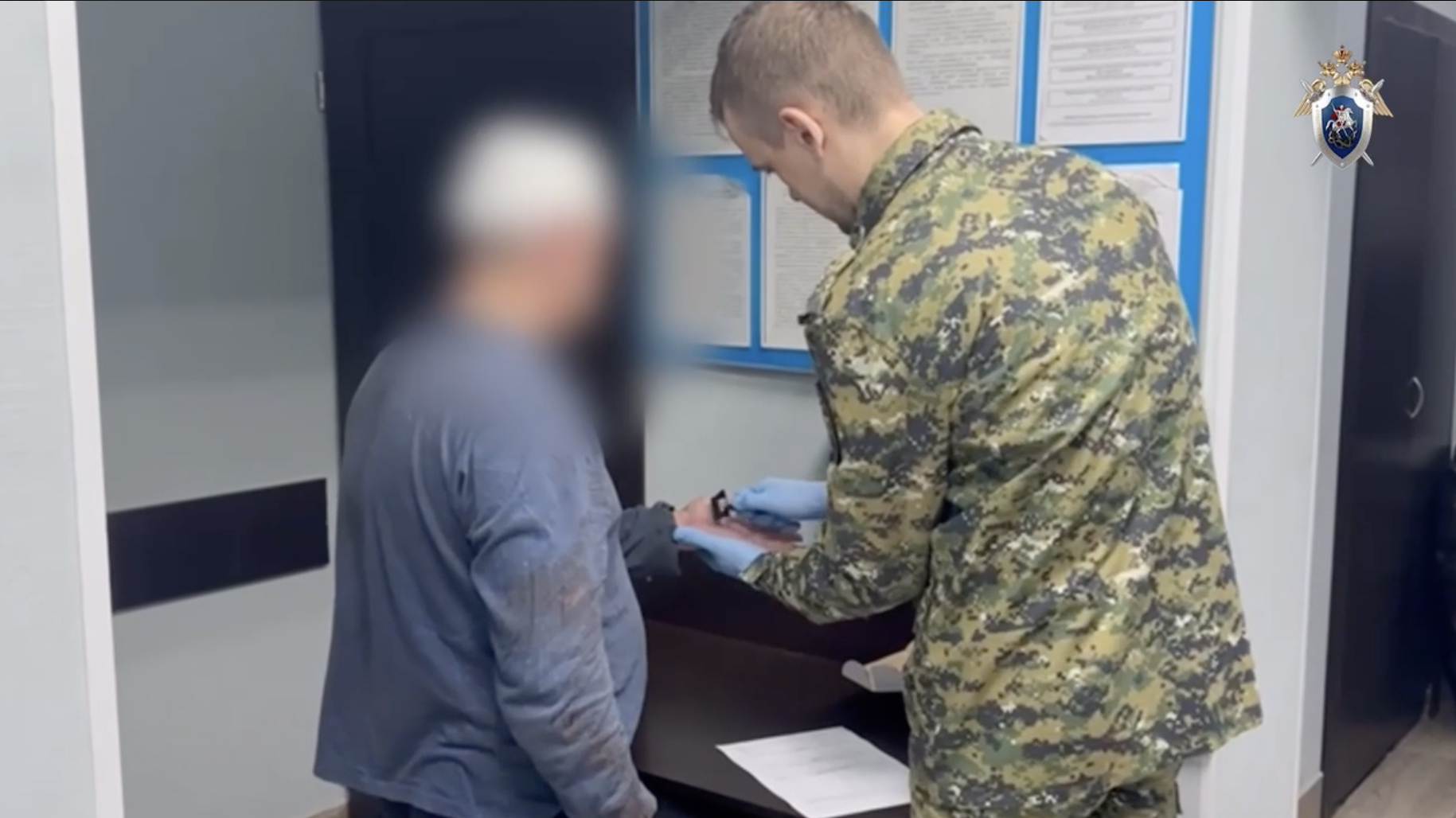 Зарезавшему подругу на пляже Петербурга мужчине предъявили обвинение