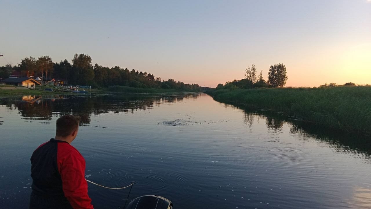 Плохо плавал: 17-летний подросток утонул в Новоладожском канале на глазах у друзей