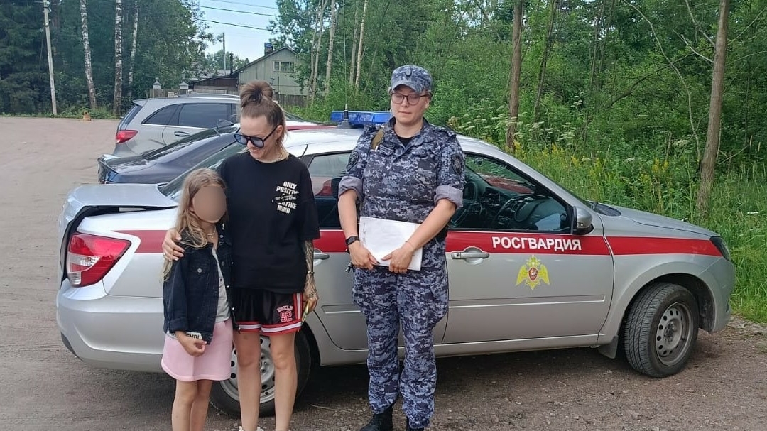 В Ленобласти нашли семилетнюю самостоятельную малышку на самокате: ее искали вечером 22 июля