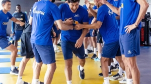 Чемпион мира по боксу Дмитрий Бивол провел тренировку с «Зенитом»