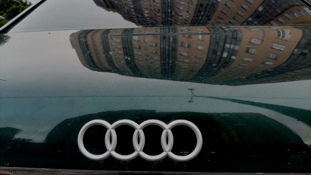 Устроил погоню и врезался: в Петербурге нетрезвый предприниматель на Audi докатался до уголовного дела