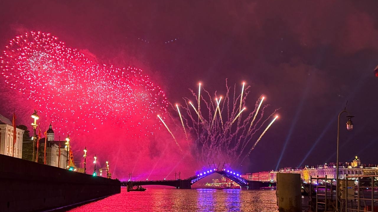 Смольный предупреждает о фейковых билетах на «Алые паруса» в сети