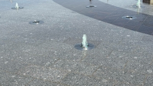 Сезон завершен: в Петербурге начали консервировать фонтаны на зиму