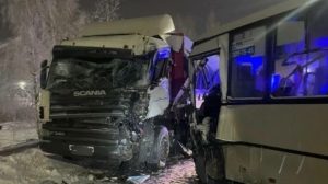 Петербургская пенсионерка получила 100 тысяч рублей за сломанный нос в автобусе