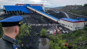 После падения «вахтовки» с обрыва в Якутии погибли 14 работников шахты. Возбуждено уголовное дело