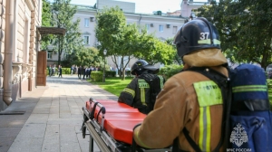 Борьба с огнем и поиск пострадавших: в подвалах Мариинского дворца прошли учения спасателей