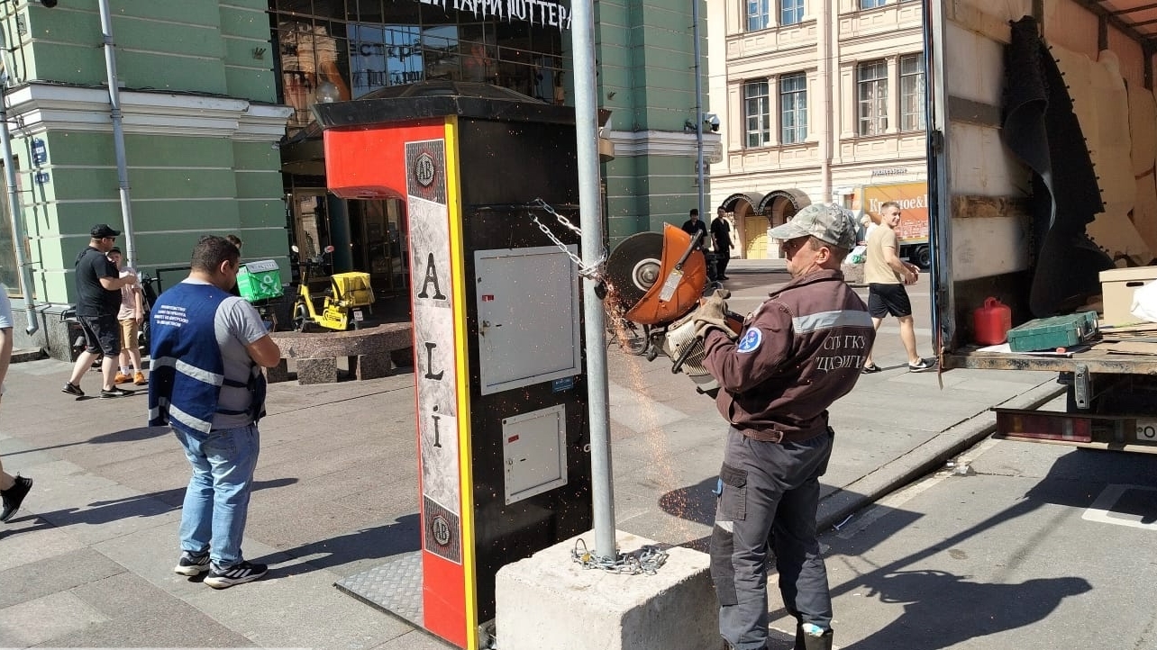 Сила в рейде: 10 нелегальных автоматов-силометров пропали с петербургских улиц