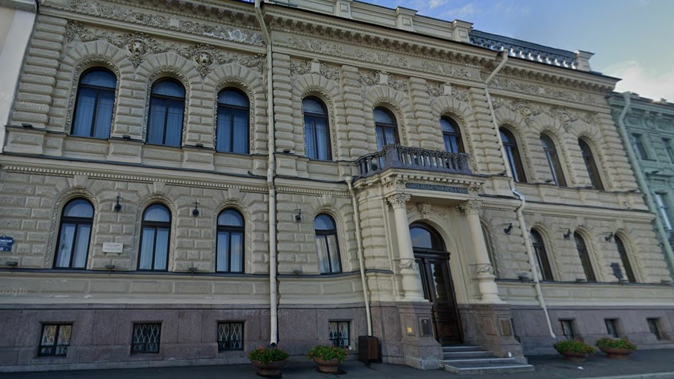 В Петербурге решили проблему со скандальными кондиционерами в ЗАГСе на Английской набережной