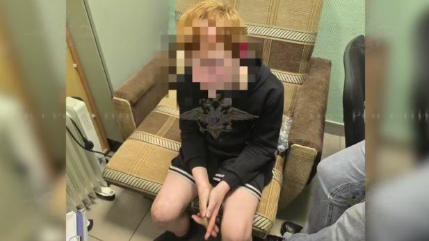 В Петербурге полиция прервала опасную поездку 10-летнего зацепера