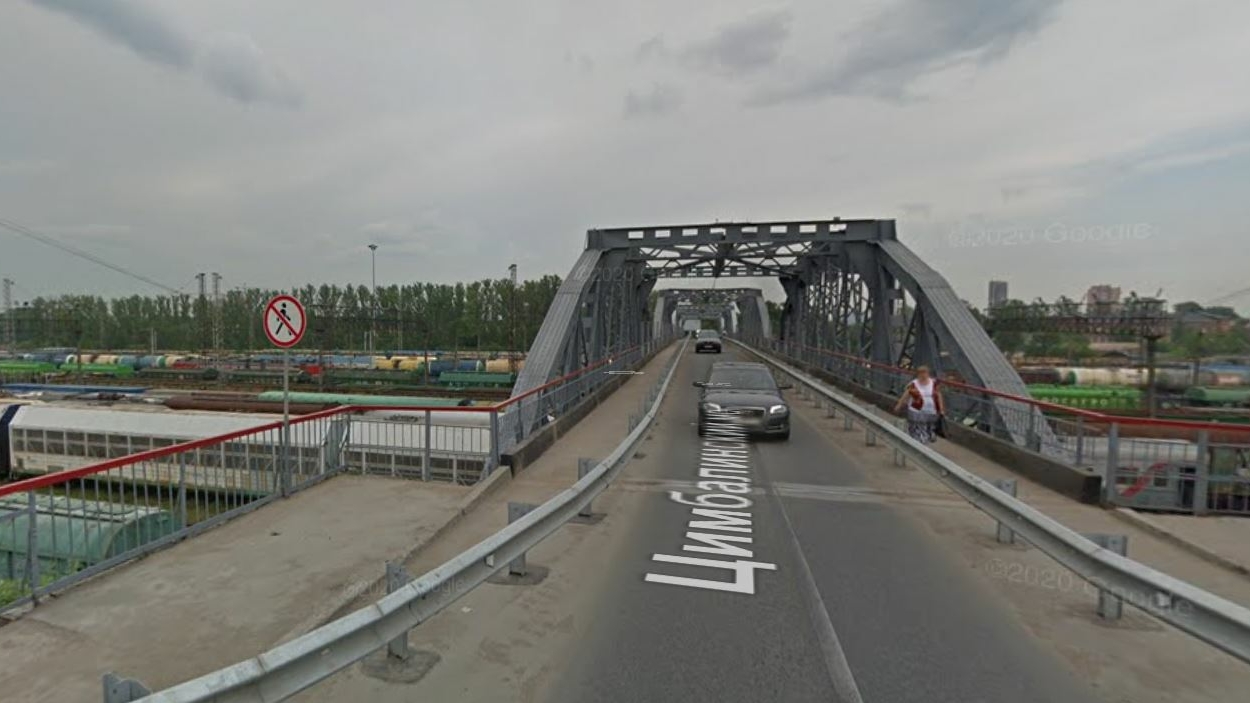 Петербуржцам рассказали, на какое время закрыли проезд по Фарфоровскому мосту