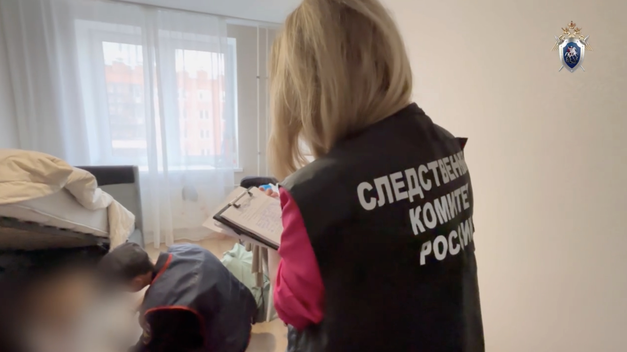На глазах у ребенка: зарезавшего жену и спрятавшего ее под диваном жителя Колпино задержали