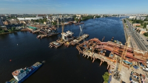 На разводном пролете Большого Смоленского моста завершили монтаж противовесных блоков для балансировки переправы