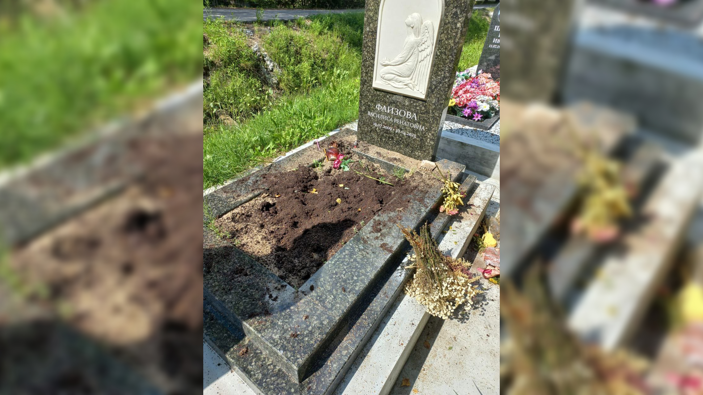«Лично кадык выгрызу»: мать убитой подростками 13-летней Васеньки обрушилась проклятиями на злодея, раскопавшего могилу ее дочери на Ковалевском кладбище